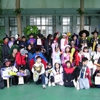 2005.10.31-Halloween-016.jpg