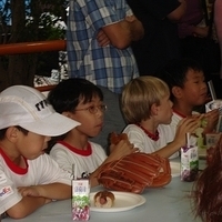 2005.10.29-baseball-009.JPG